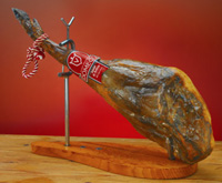 Jambon Ibérique "Bellota" Jabugo, 100% Ibérico "Pata Negra" - Juan Pedro Domecq Jambon Ibérique "Bellota" Jabugo, 100% Ibérico "Pata Negra" - Juan Pedro Domecq